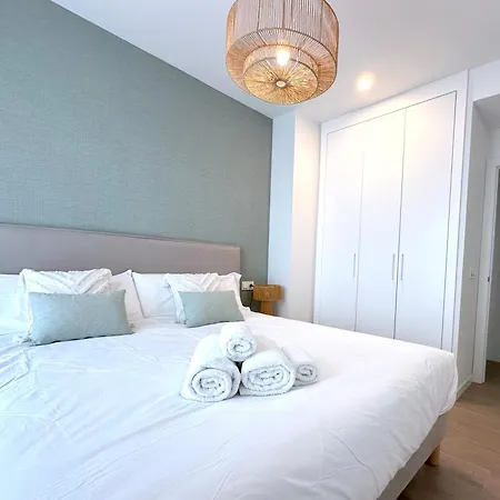 Breezy Bahia By Ginkgo Modern 3br Retreat With Pool Apartment Marbella