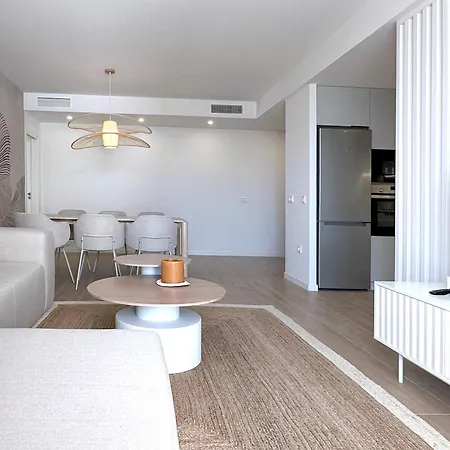 Breezy Bahia By Ginkgo Modern 3br Retreat With Pool Apartment Marbella