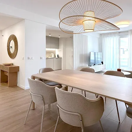 Breezy Bahia By Ginkgo Modern 3br Retreat With Pool Apartment Marbella